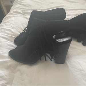 NWT express heels
